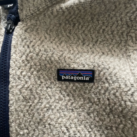Patagonia XS women’s fleece. Quarter zip. Oatmeal and navy - Picture 3 of 4